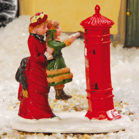 Miniatur Weihnachtsdeko „Mutter & Mädchen am Briefkasten”